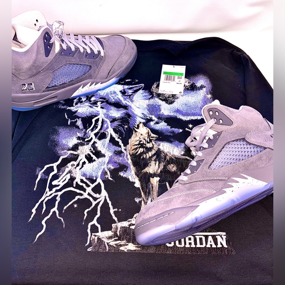 Air jordan 5 retro wolf grey 🐺 size 12 with T-shirt